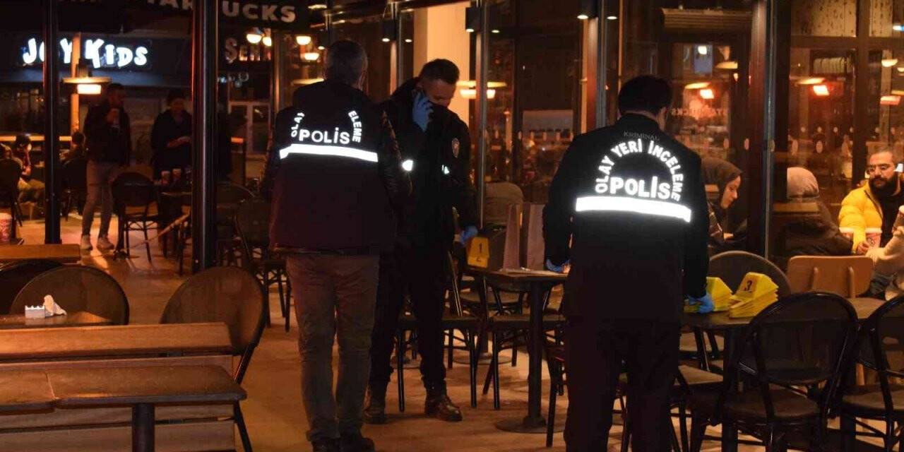 Gençlerin ’kız’ kavgası kanlı bitti: 3 yaralı