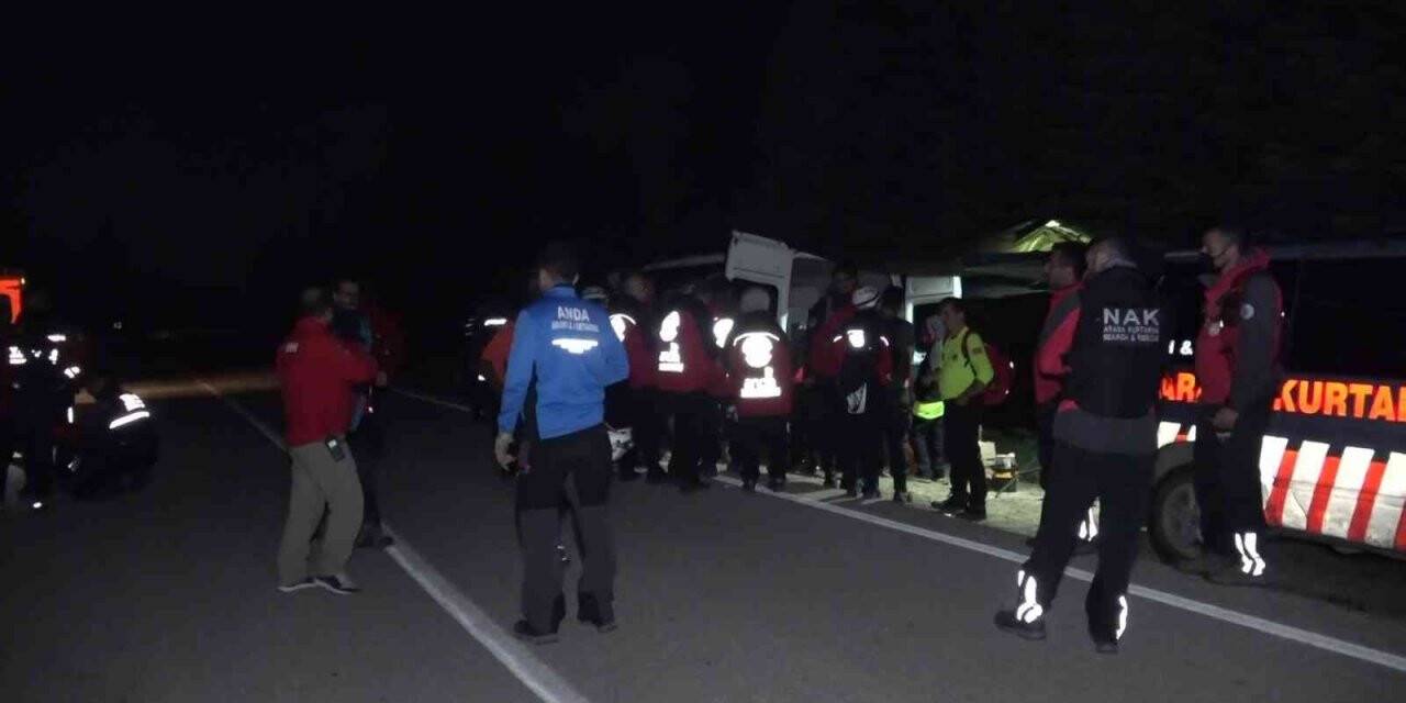 Uludağ’ın zirvesinde mahsur kalan 3 arkadaşı kurtarmak için operasyon başlatıldı