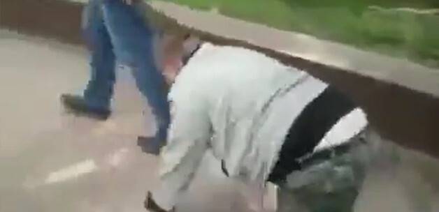 Boynuna ip takıp sokak sokak gezdirdiler! VİDEO