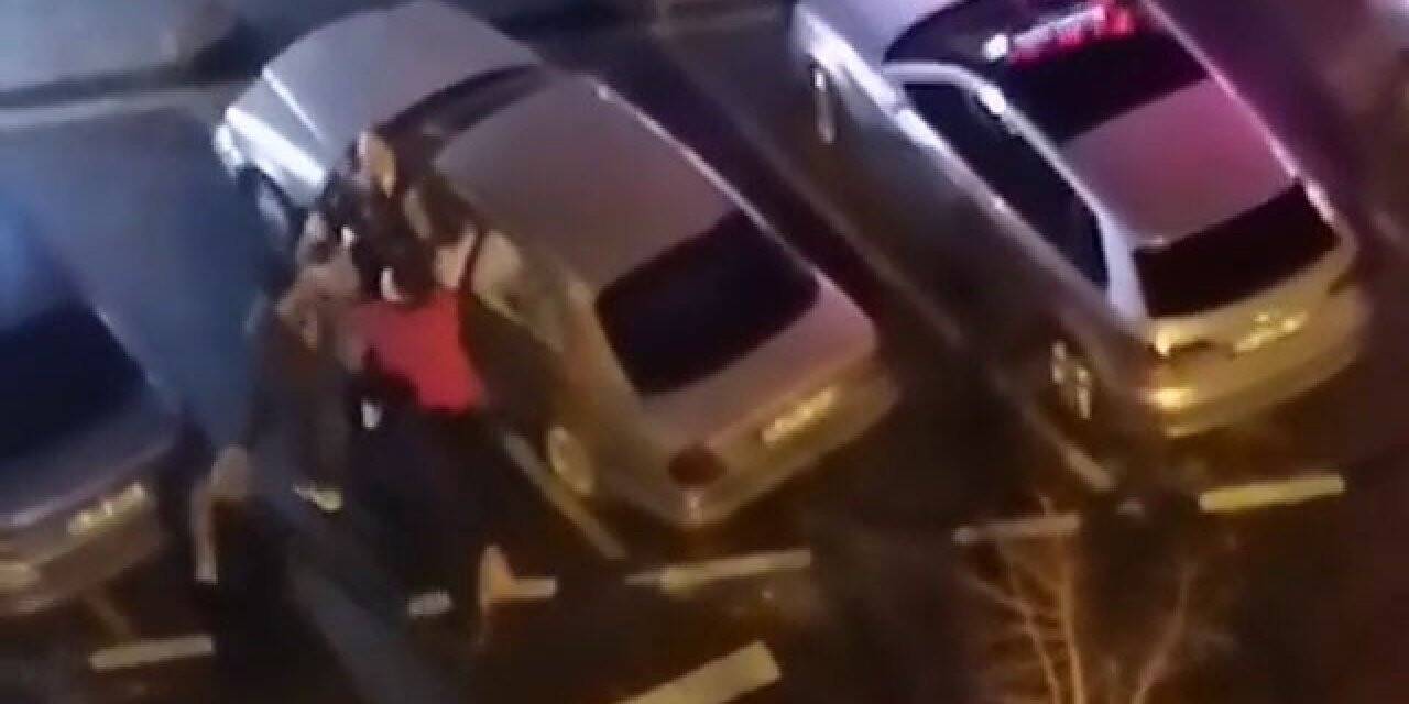 Beylikdüzü’nde yumruk yumruğa kavga kamerada