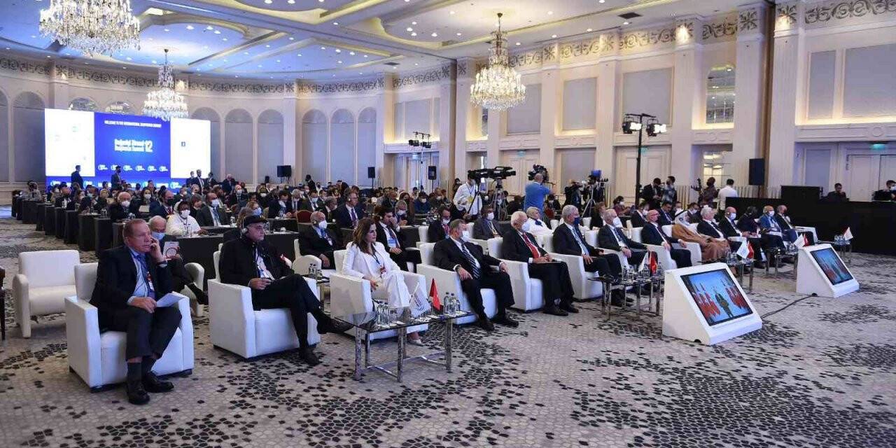 Cumhurbaşkanı Erdoğan: "Sürdürülebilir büyümeyi ihracatla ve üretimle başaracağız"