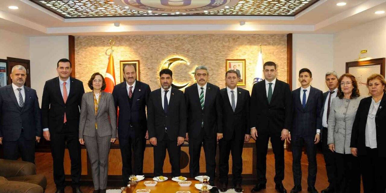 ADÜ Rektörü Aldemir, MHP heyetini ağırladı