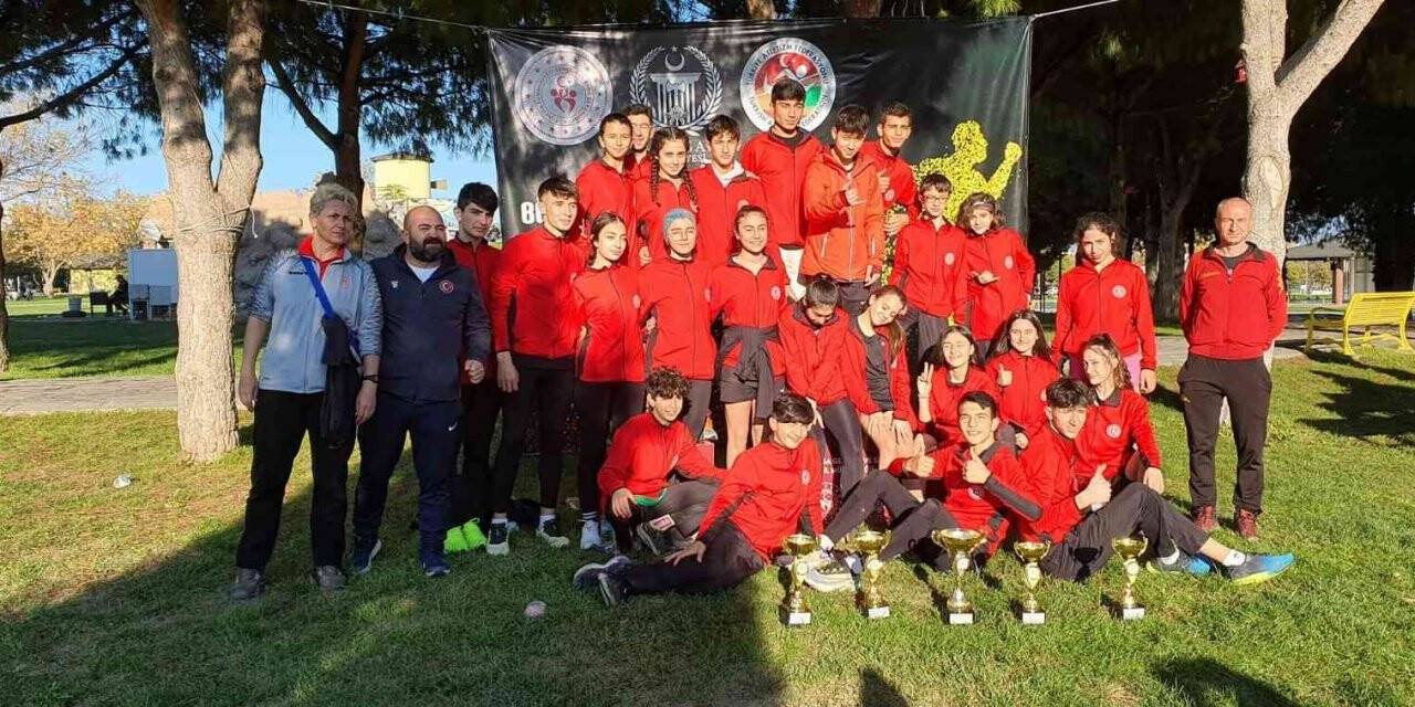 Denizlili sporcular 5 kupayla döndü
