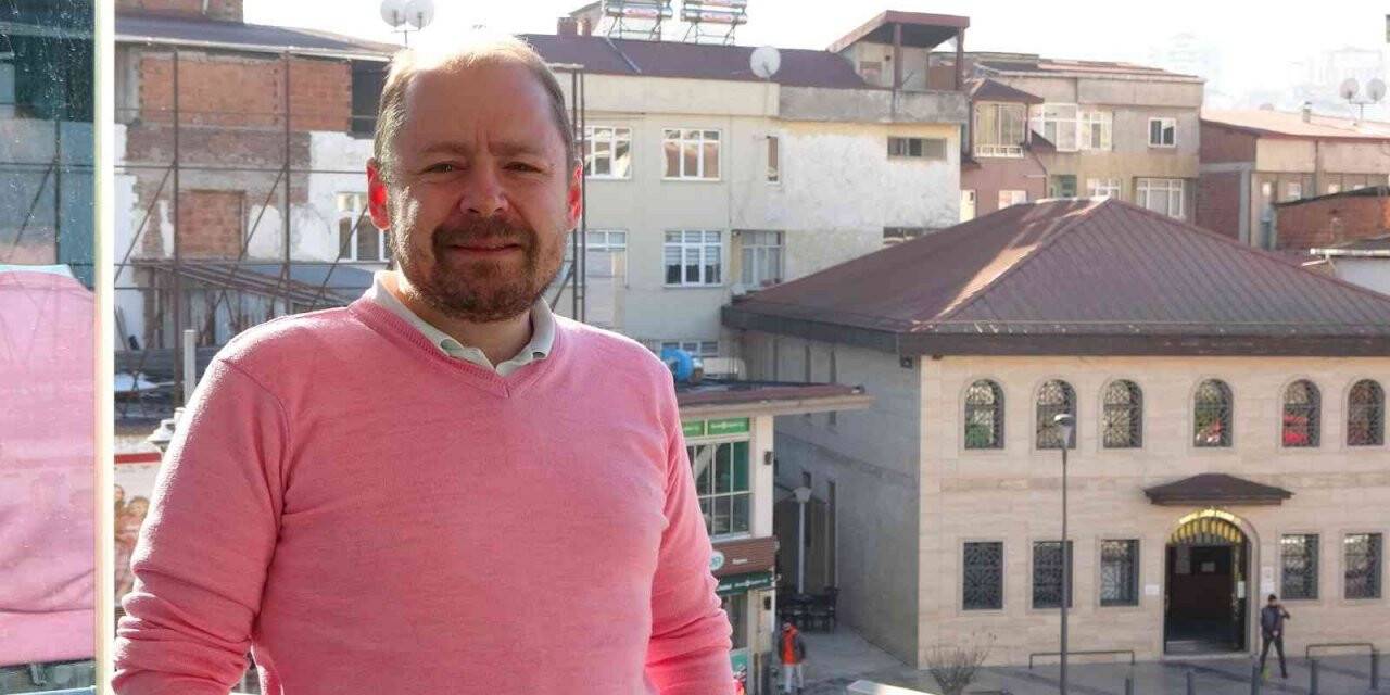 Yüksek Mühendis Savaşkan: “Çatılar yapılırken geometrik olarak hesaplanmalı, yanlardan ve alttan hava almamalı”