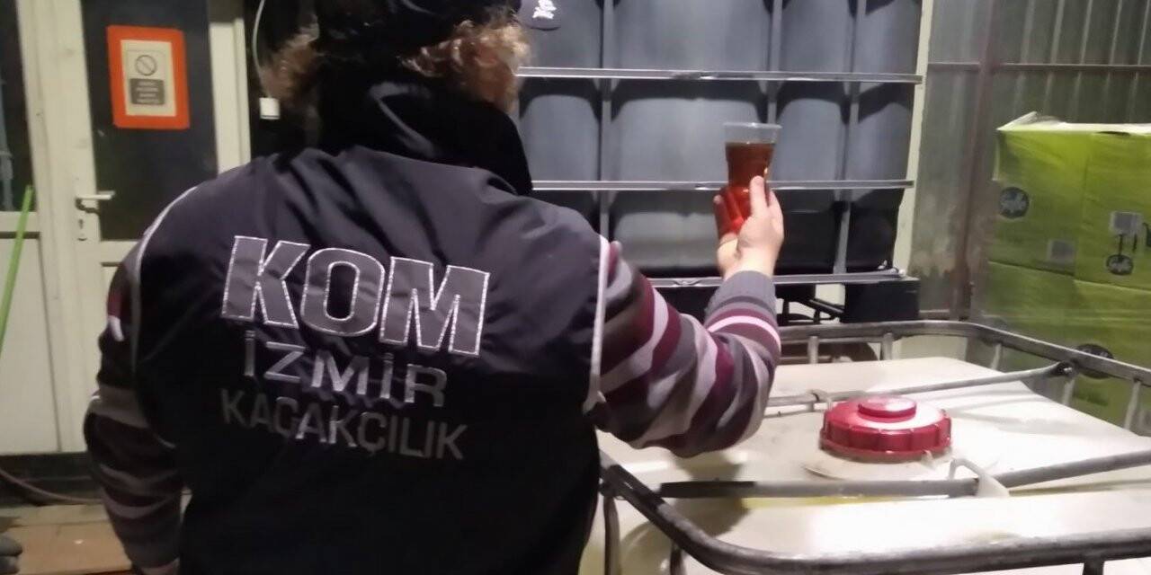 İzmir’de kaçak akaryakıt deposuna baskın: Binlerce litre ele geçirildi