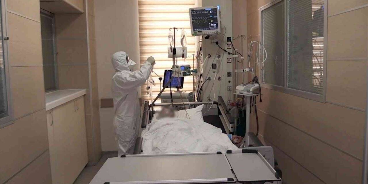 Sağlık çalışanları aşı olmayan hastaların pişmanlığına tanıklık ediyor