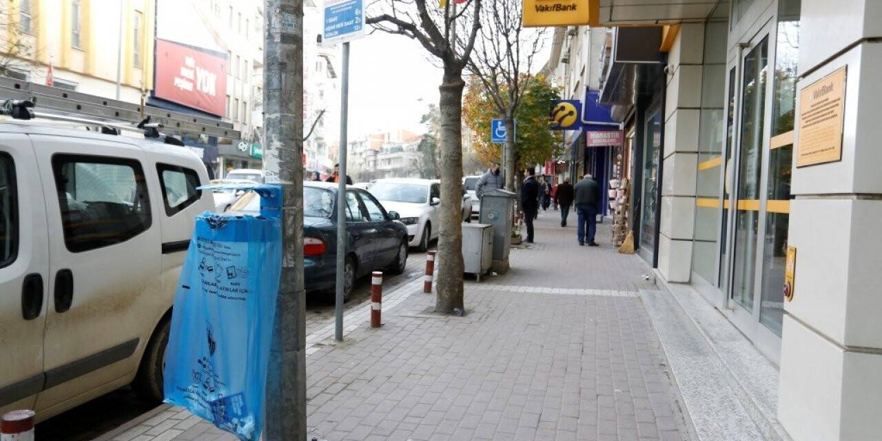 İnegöl temassız çöp kovalarıyla donatılıyor