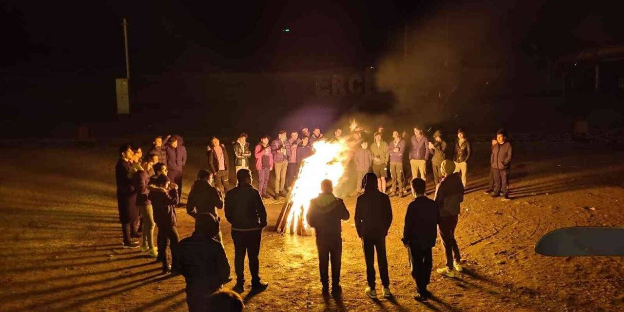 Kahramanmaraş’tan gelen gençler Erciyes’te kamp yaptı