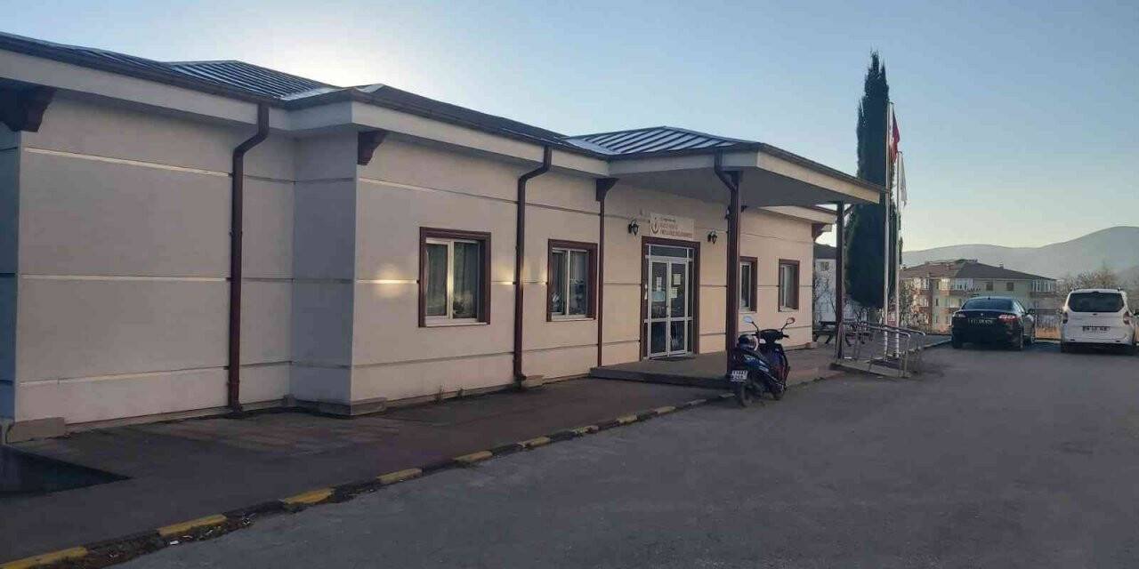 Kayıtlı olduğu sağlık ocağında yazılan iğneyi başka bir sağlık ocağında vurmadılar