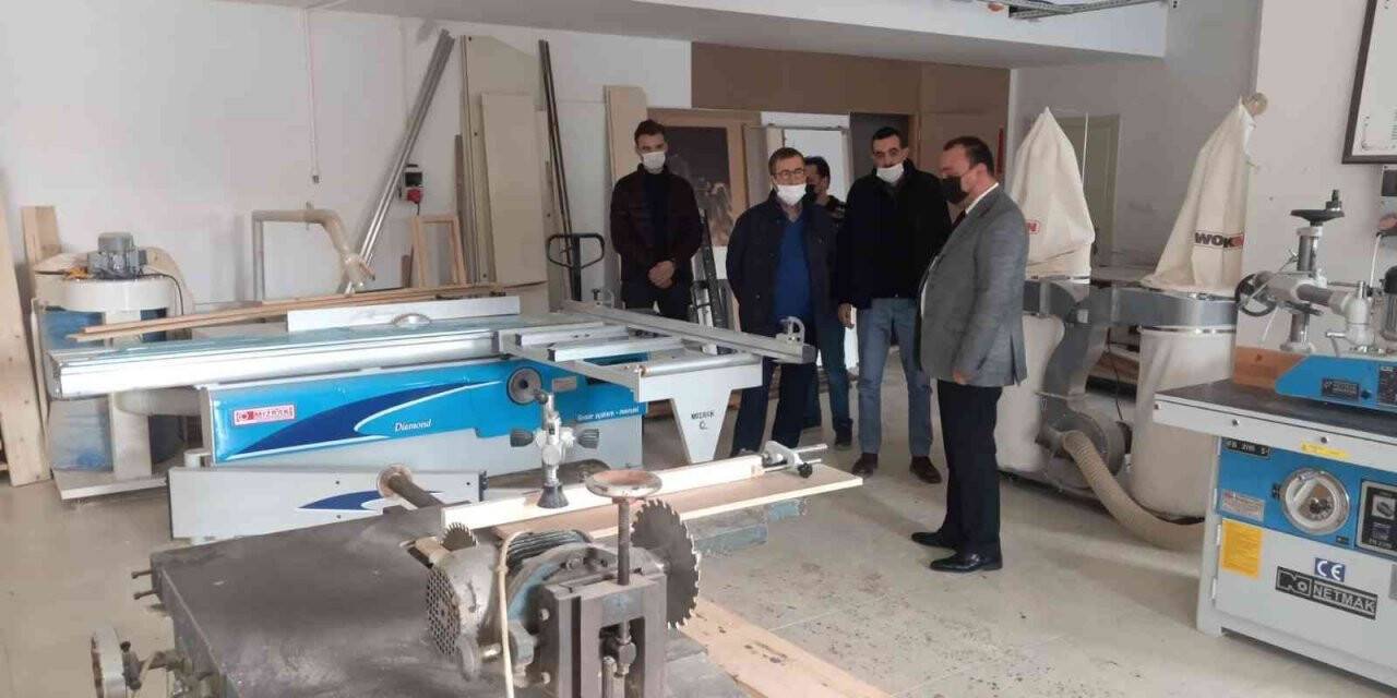 Eski vali Yeter, Kastamonu’daki çalışmaları inceledi
