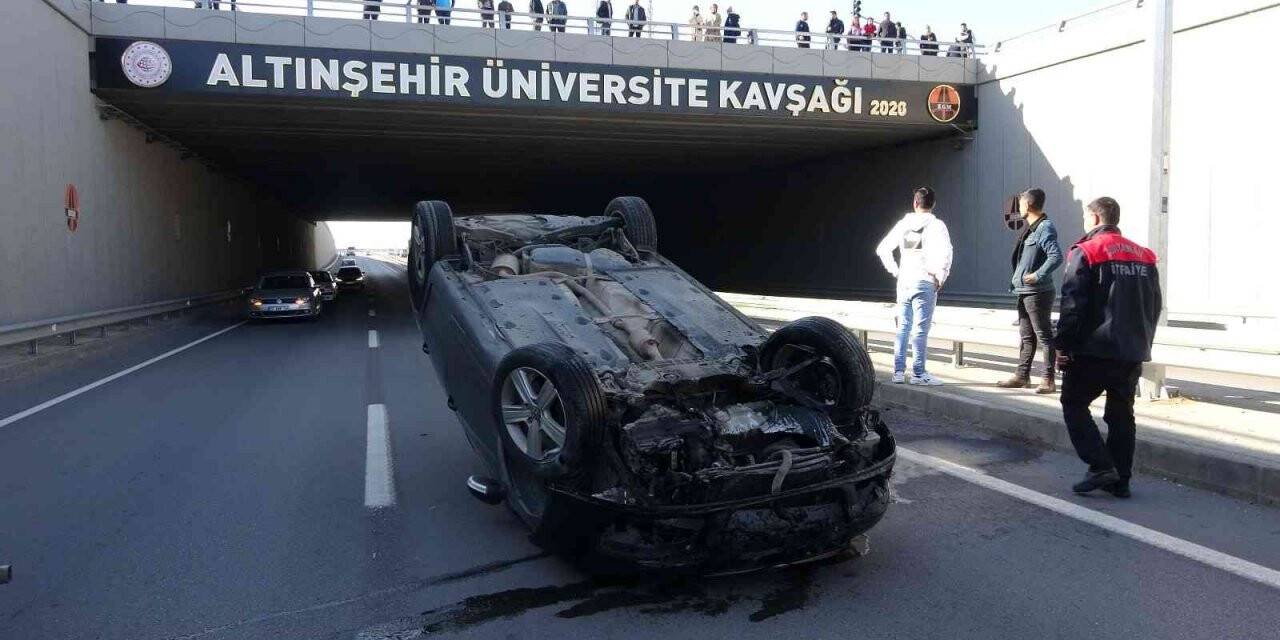 Bariyerlere çarpan araç takla attı: 1 yaralı