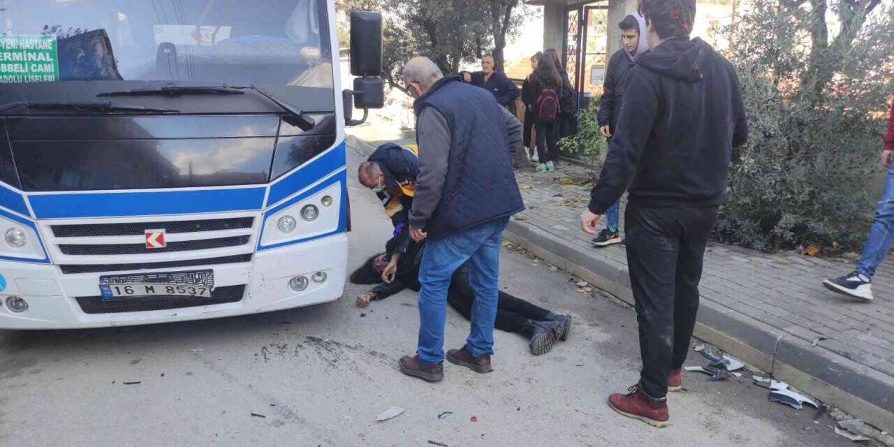 Motosikletli gençler ölümden döndü