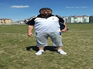 Doğan Cömert form tutuyor