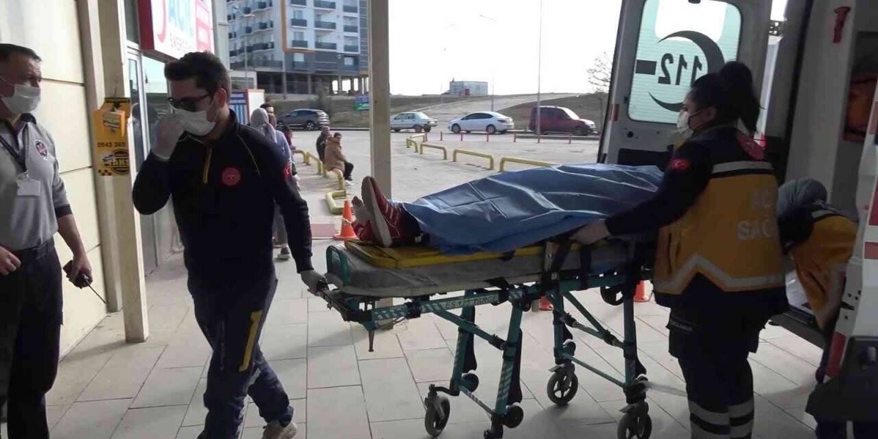 Eşini rahatsız eden kargocuyu sokak ortasında vurdu