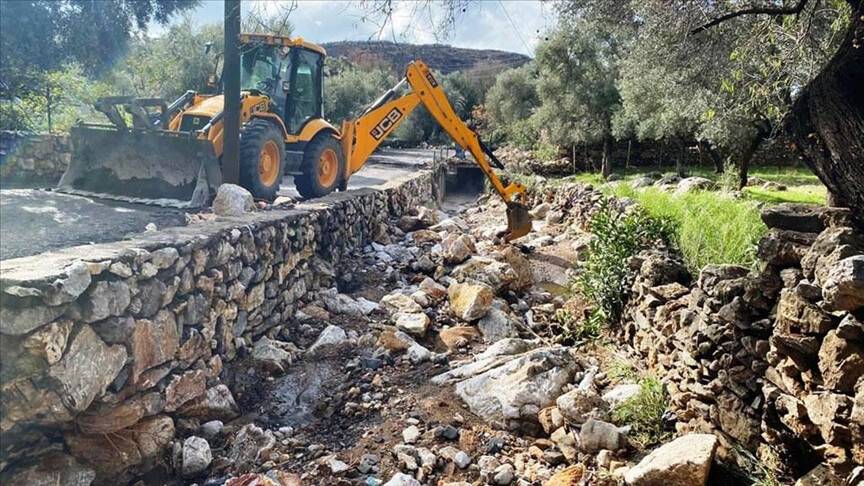 Bodrum'da sağanağın ardından temizlik çalışması yapılıyor