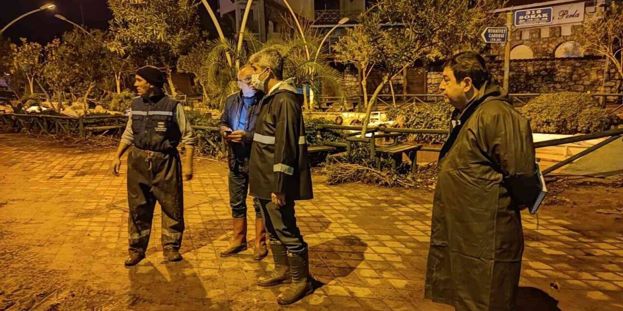 Marmaris Belediye Başkanı Oktay’dan gece mesaisi