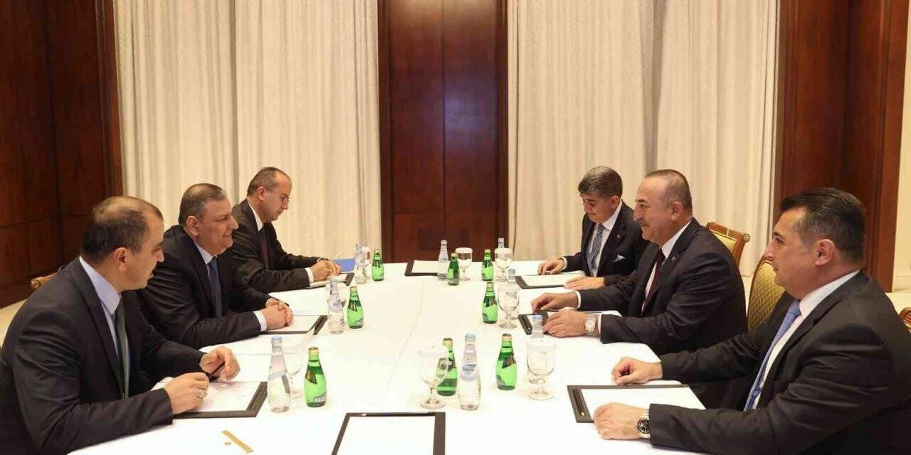 Dışişleri Bakanı Çavuşoğlu, eski Suriye Başbakanı Hicab’la bir araya geldi