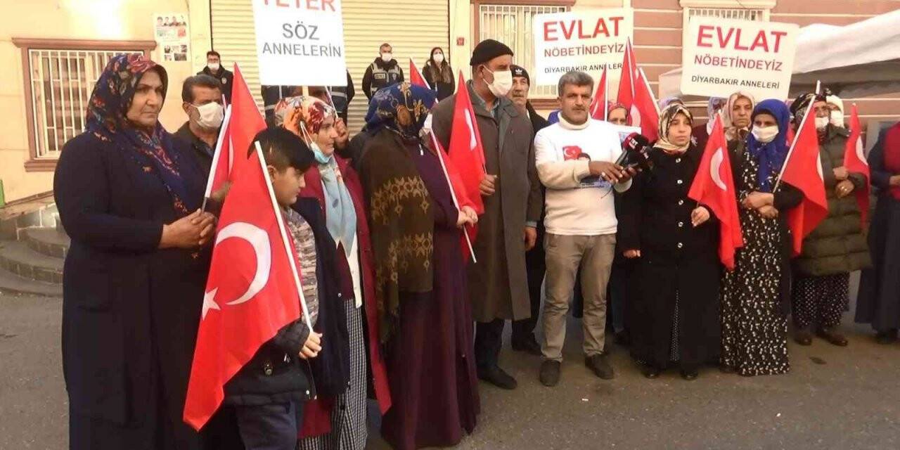 Evlat nöbetindeki ailelerin eylemi kararlılıkla devam ediyor