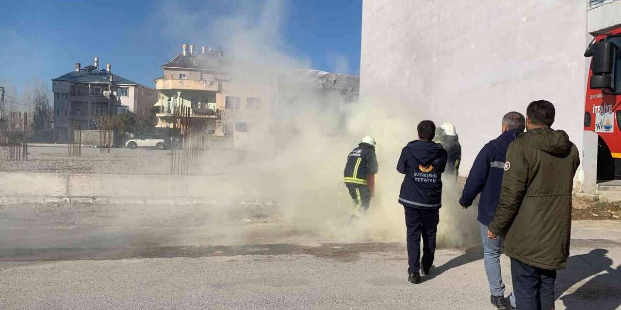 Muradiye’de trafo yangını