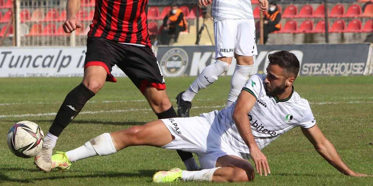 TFF 2. Lig: Turgutluspor: 0 - Sakaryaspor: 0