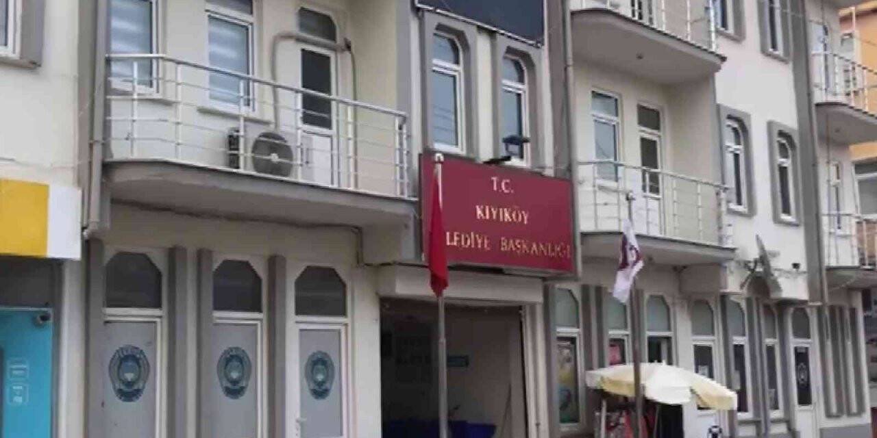 Rüşvetten tutuklanan CHP’li belediye başkanının yerine yeni başkan seçildi