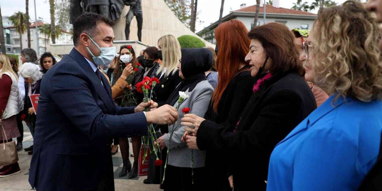 Türk kadınına seçme ve seçilme hakkı verilişinin 87. yılı kutlandı