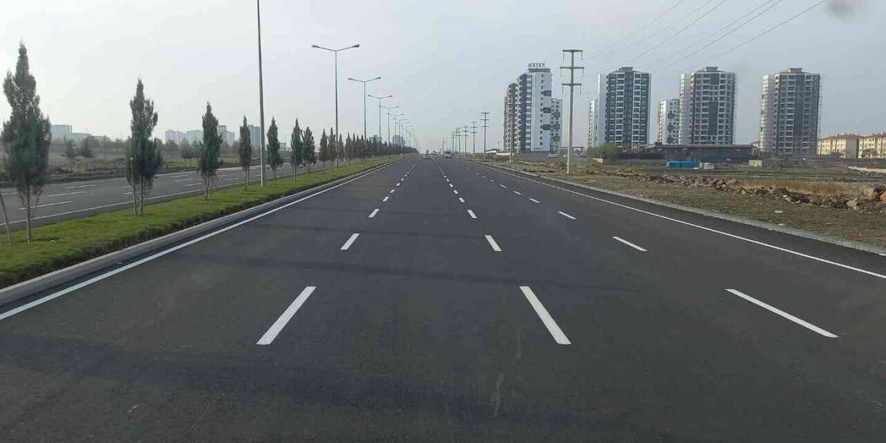Diyarbakır’da trafik güvenliği için bin 338 kilometre yol çizgisi yapıldı