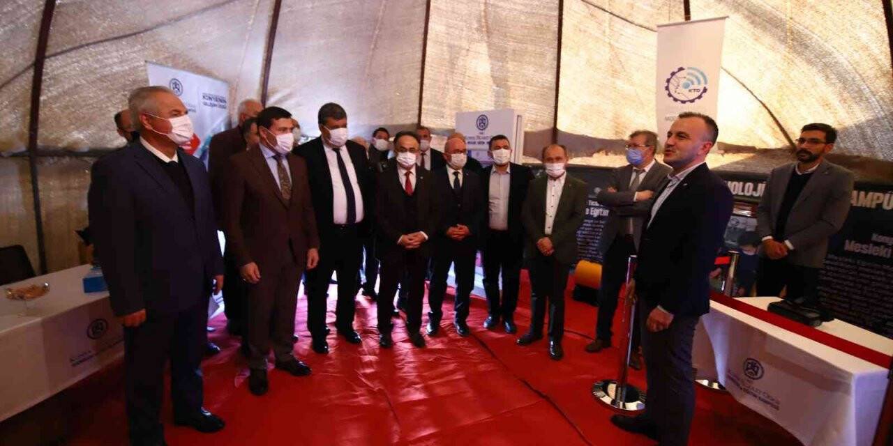 Konya’da “Var Olmanın Dijital Yolculuğu” Dijital Sanat Sergisi açıldı