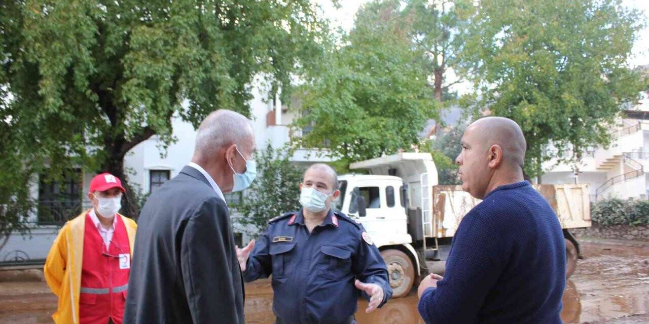 Marmaris Kaymakamı Aksoy, selzedeleri yalnız bırakmadı