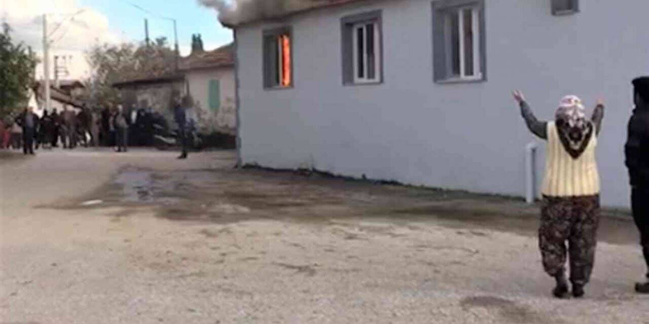 Bayındır’da müstakil ev alevlere teslim oldu