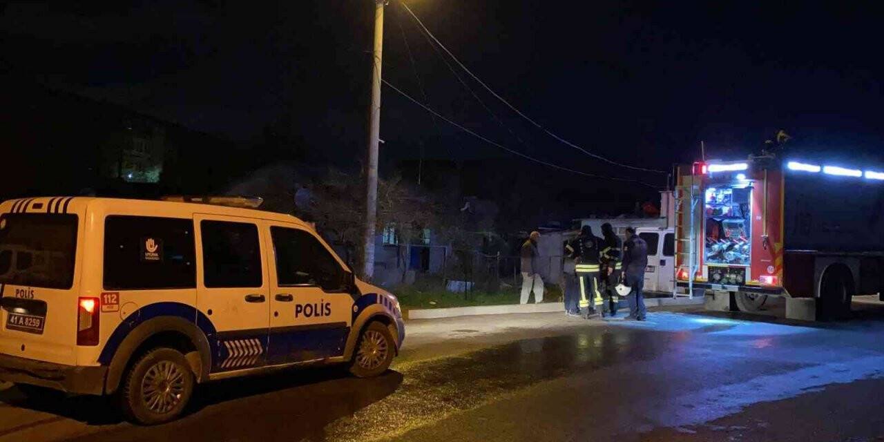 Kendi evini ateşe verip kayıplara karıştı