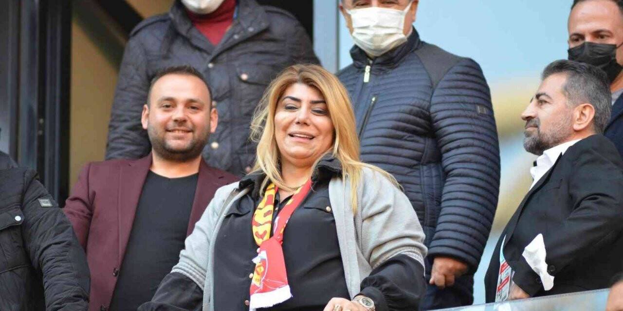 Berna Gözbaşı: "9 kişiyle tarihe geçen bir maçtı"
