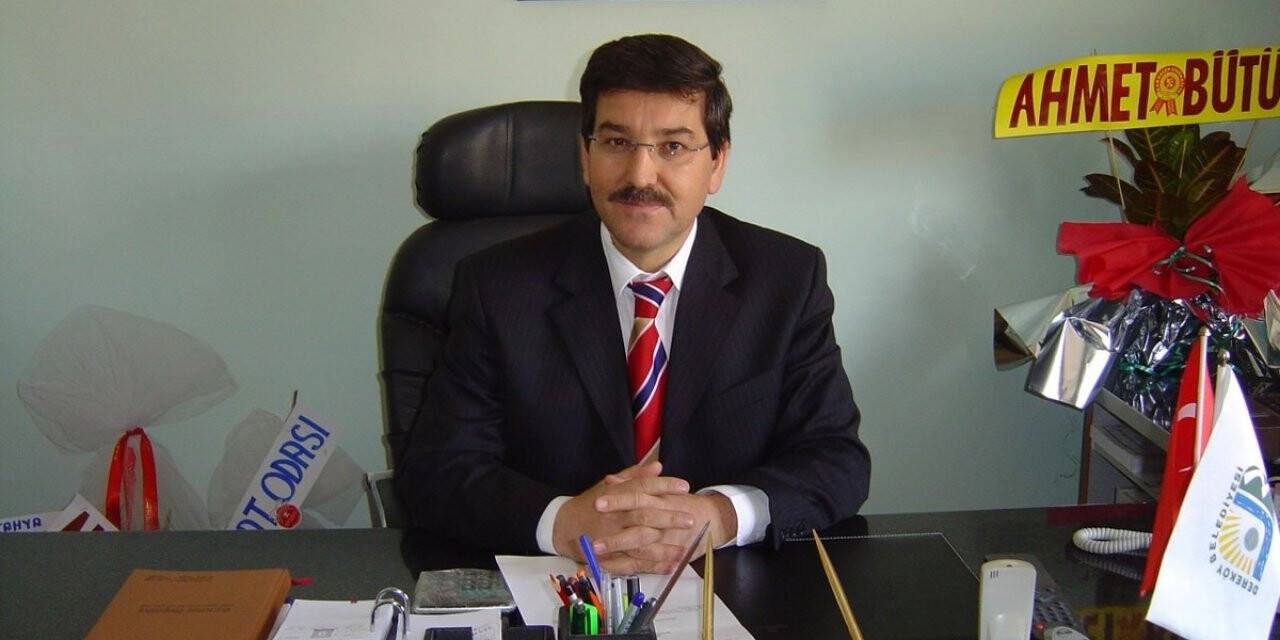 Eski Belediye Başkanı İsmail Akbulut, koronaya yenildi