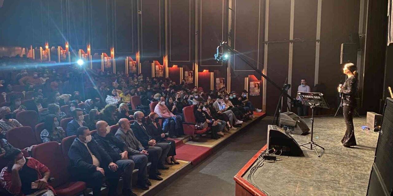 Ünlü sanatçı Aysel Yakupoğlu, Zonguldak’ta sahne aldı