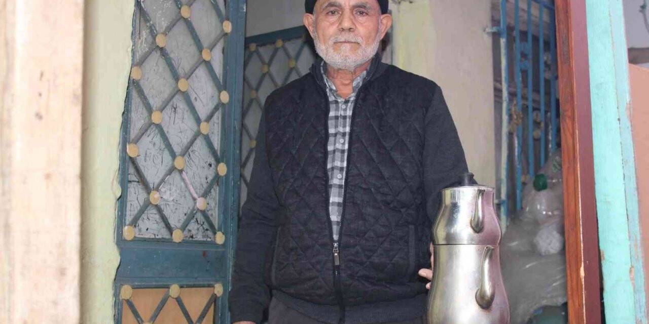 Evini alacak olan kişinin ’hediye çaydanlık’ oyunuyla evinden oldu
