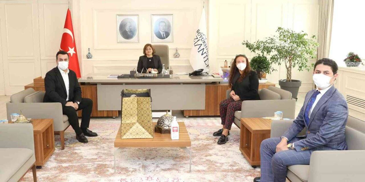 Liv Hospital Genel Müdürü Erol Aslan’dan kurumlara ziyaret