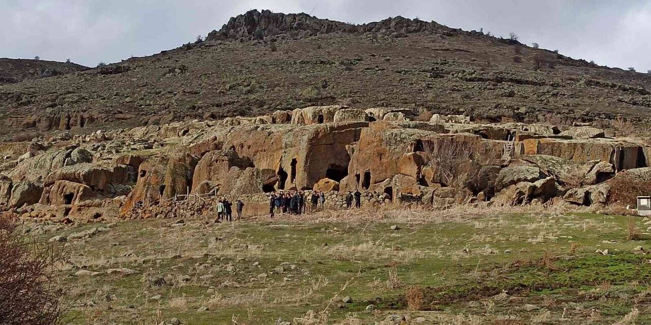 Gizemli Bininler Tarihi Kaya Evleri turizme kazandırılıyor