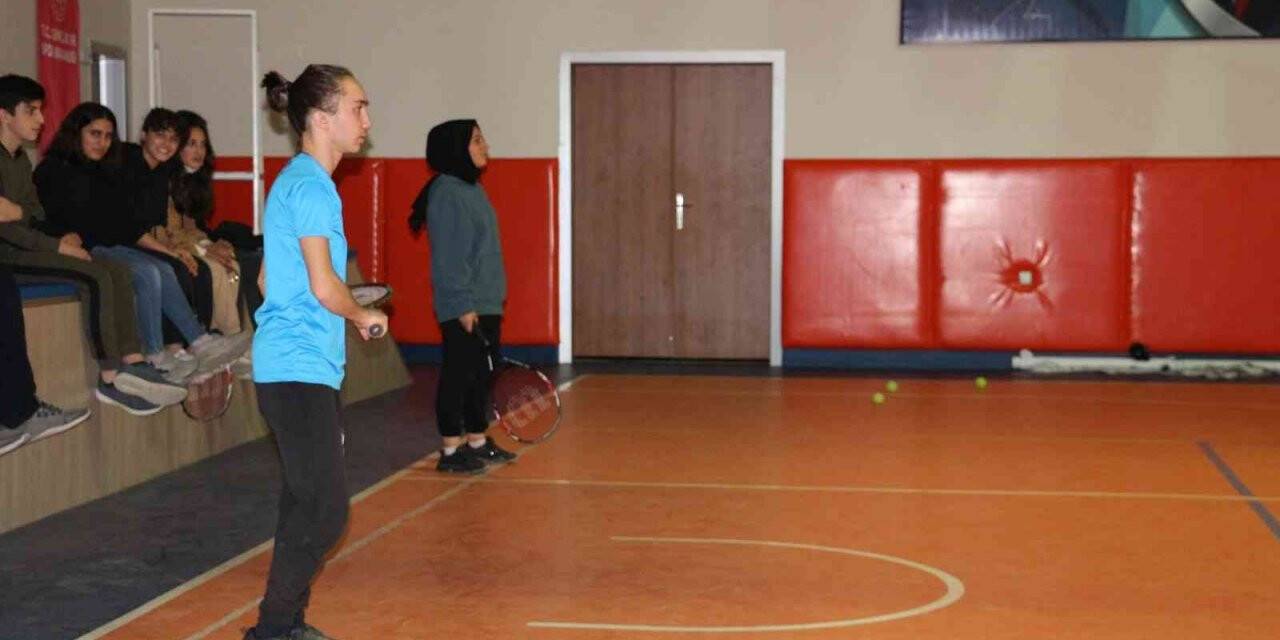 Genç tenisçiler Doğu Ligi’ne hazırlanıyor