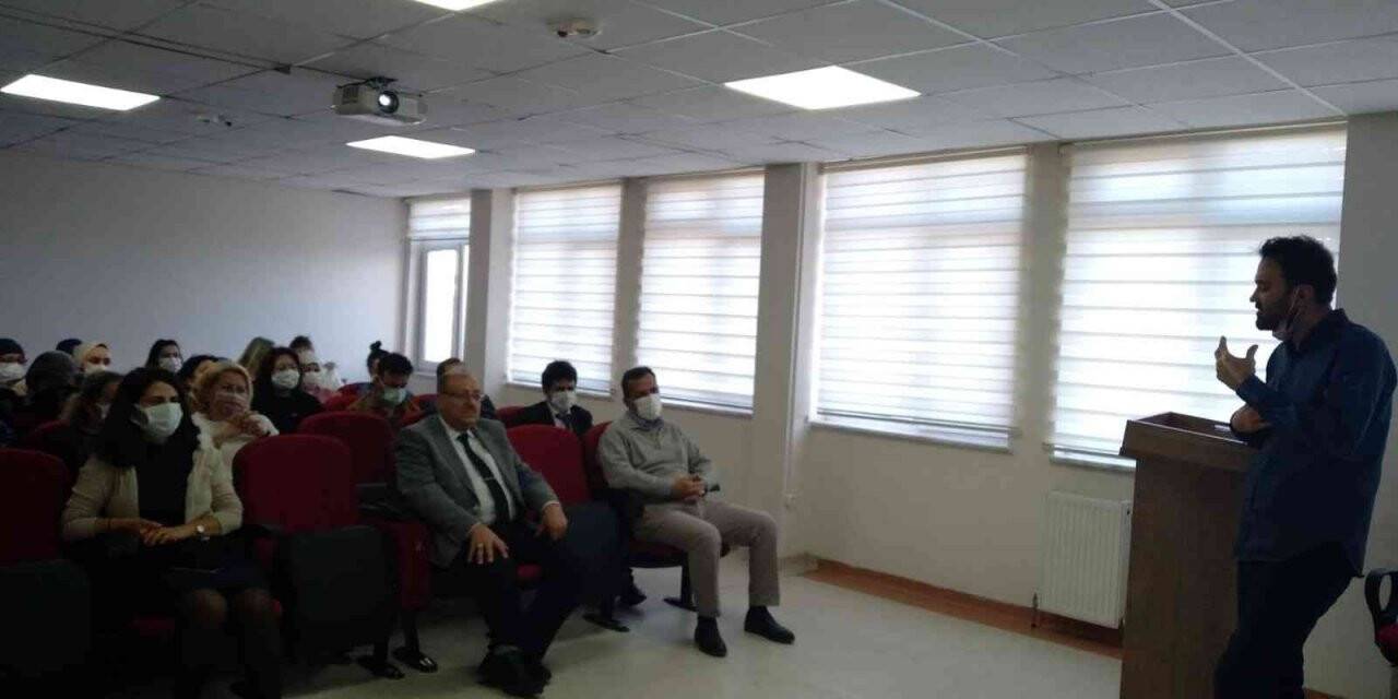 Anadolu Üniversitesi’nden özel gereksinimli çocukların ailelerine yönelik eğitim