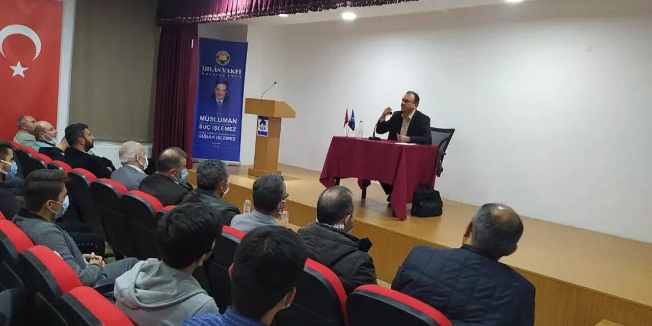 Doç. Dr. Şeker: “Tarih şuuru herkese lazım”
