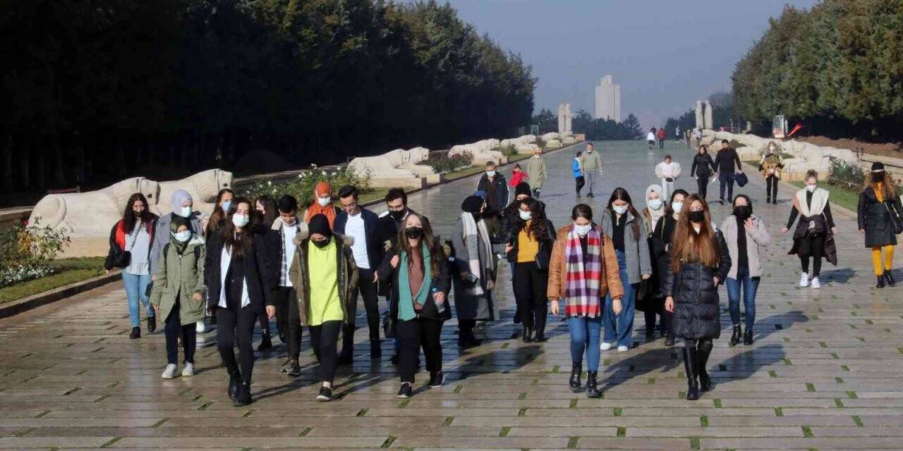 Gençler Çankaya’da kültür gezisinin keyfini çıkardı