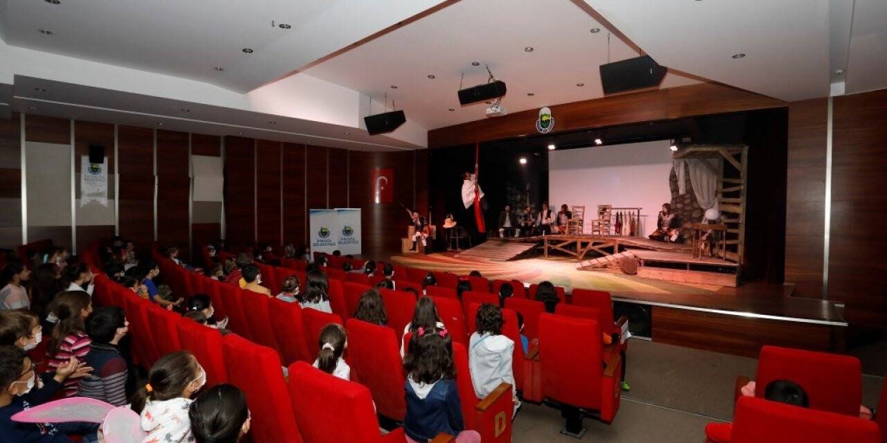 İnegöl’de çocuklar sanatla büyüyor