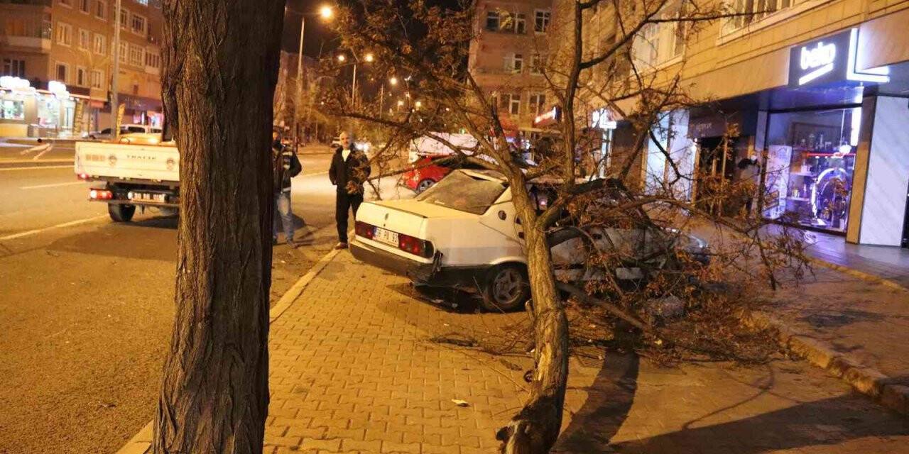 Kayseri’de şiddetli rüzgar