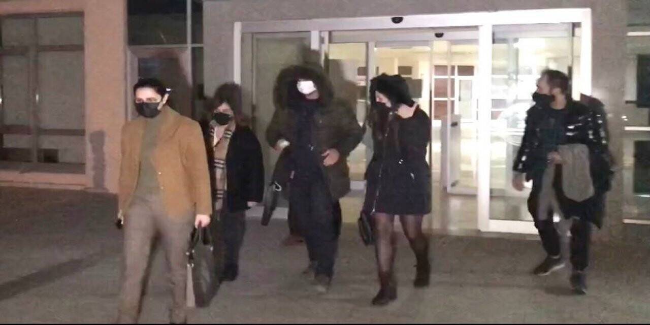 Yunan polis ile kız arkadaşı navigasyon mağduru