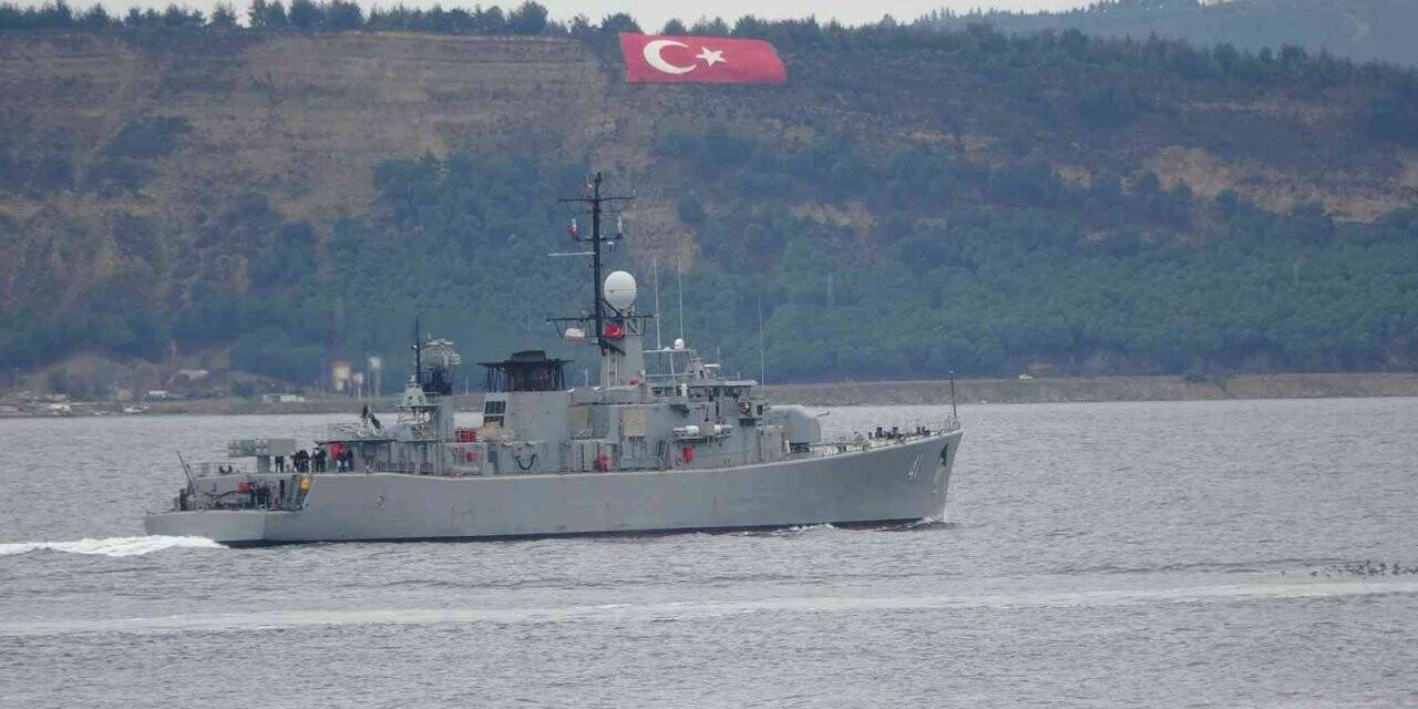 Bulgaristan savaş gemisi Çanakkale Boğazı’ndan geçti
