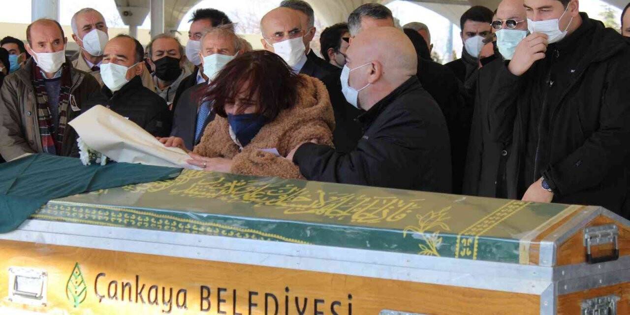 CHP lideri Kılıçdaroğlu, gazeteci Emel Yıldırım’ı son yolculuğa uğurladı