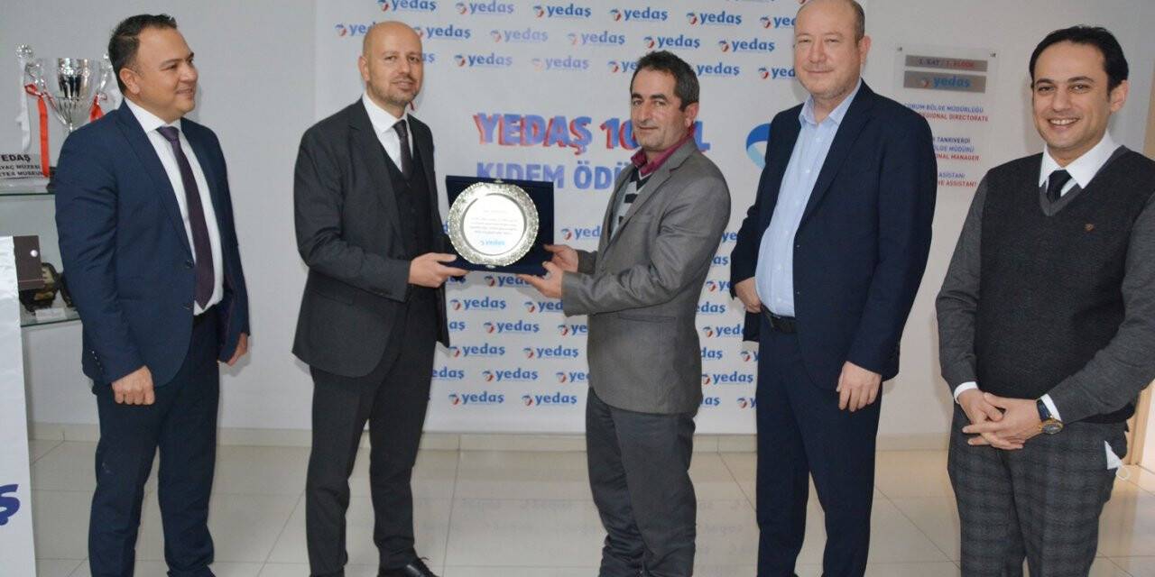 10 yılı geride bırakan personele ödül