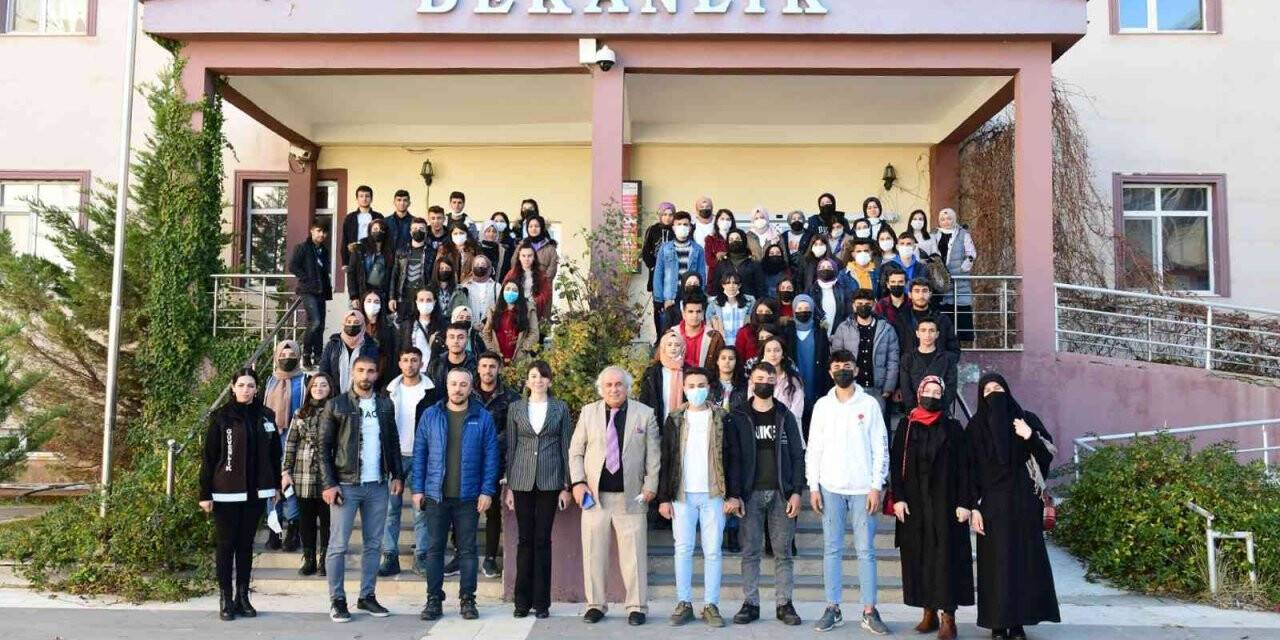 Lise öğrencilerinden Van Yüzüncü Yıl Üniversitesine ziyaret