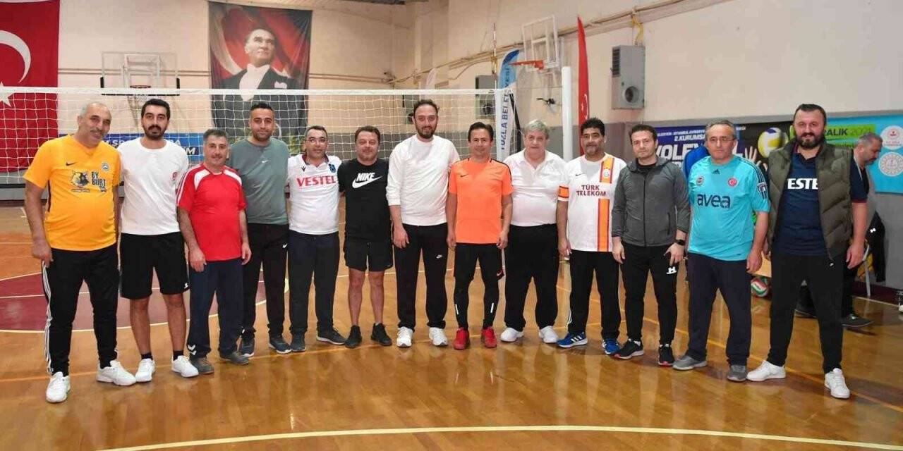 Tuzla’da 2’inci kurumlar arası voleybol turnuvası başladı