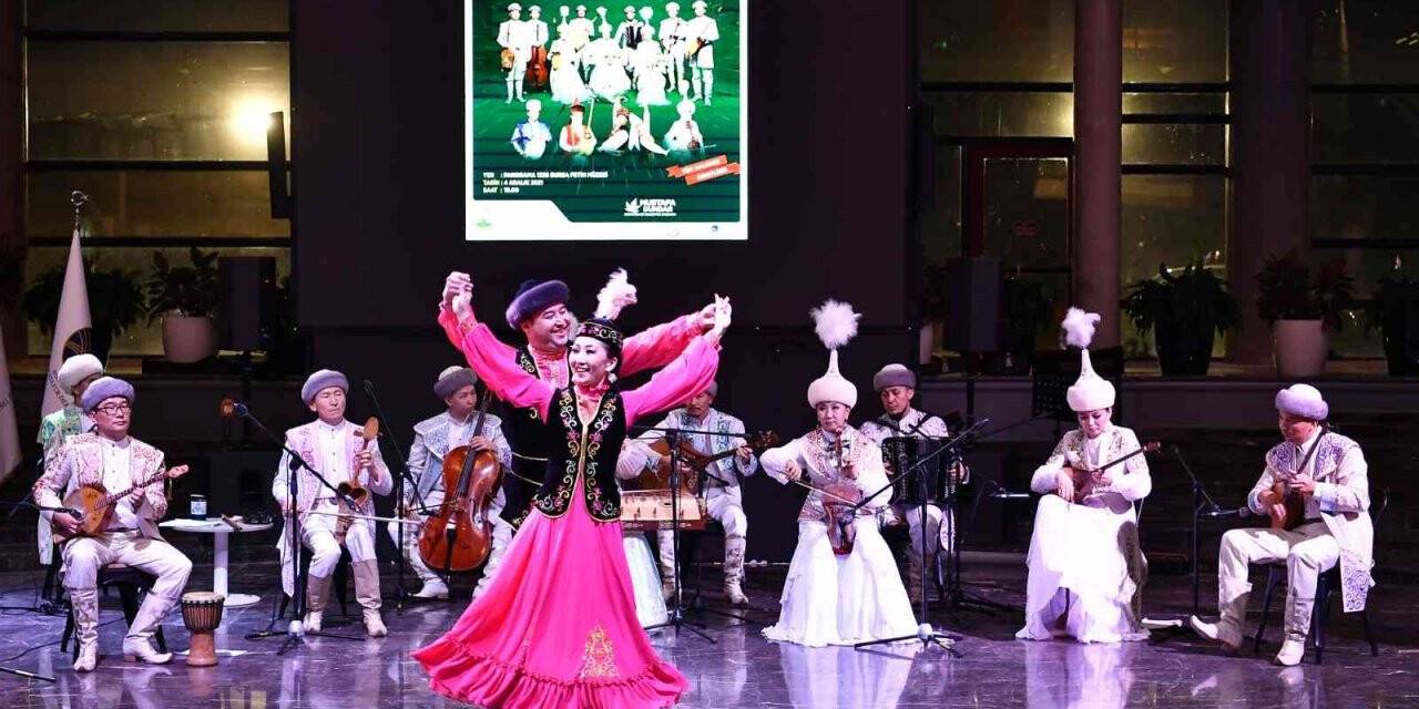 Fetih Müzesi’nde Kazak esintisi